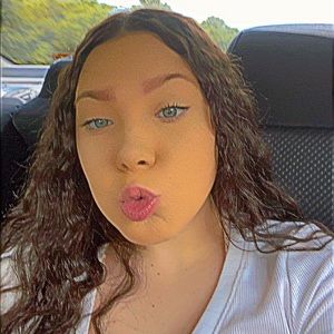 Meet your Posher, Bailey